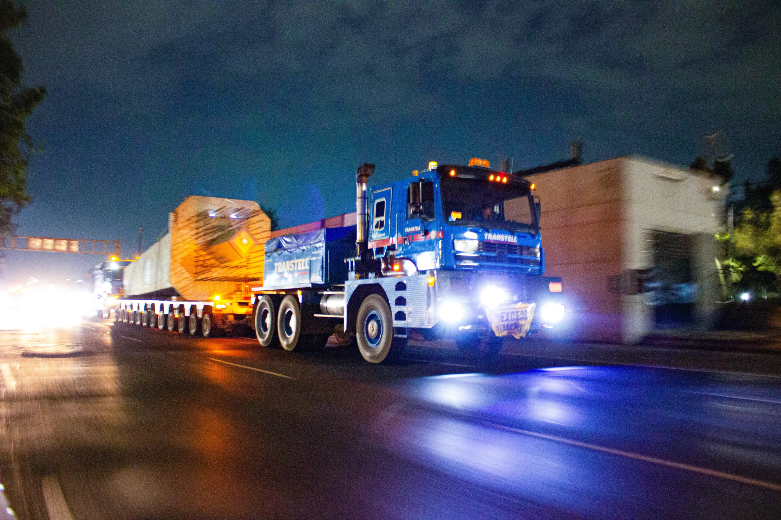 Operación especializada de transporte de prefabricados